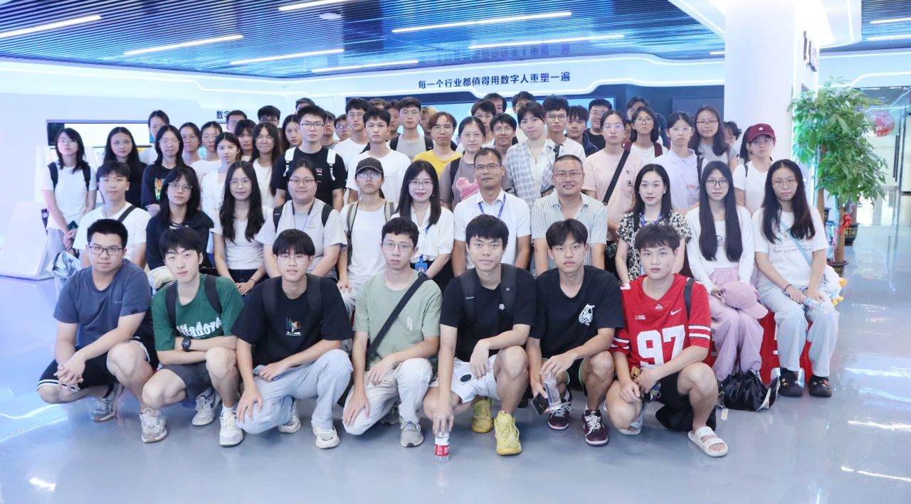 索求将来科技，共筑智慧桥梁